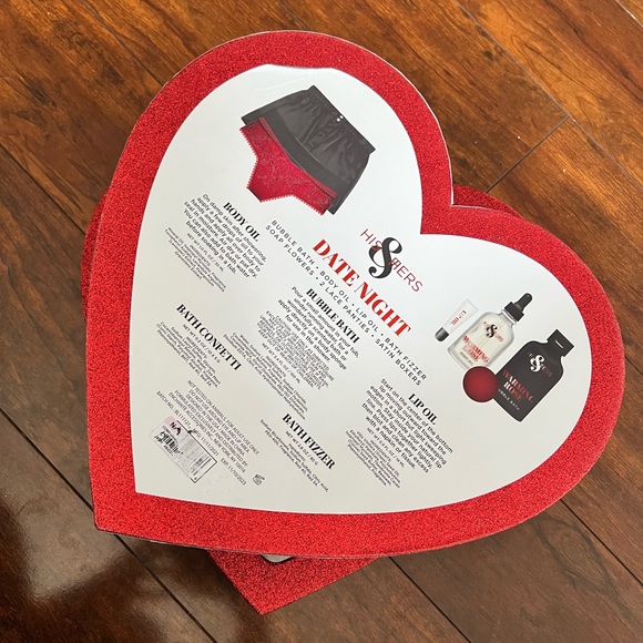 💥BRAND NEW💥HIS & HERS Date Night Gift Set - Picture 5 of 5